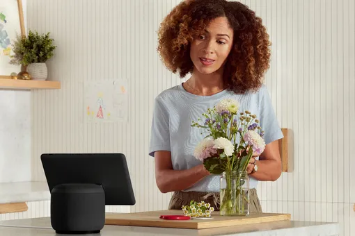 Колонка с экраном Echo Show 10 от Amazon Колонка с экраном Echo Show 10 от Amazon