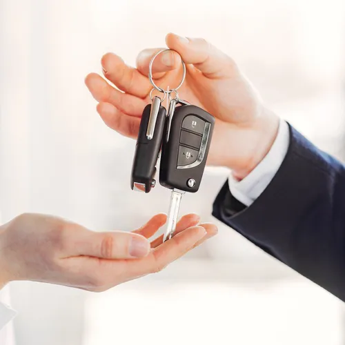 Грядет эпоха дорогих ключей: россиянам придется отказаться от машины в 2026 году?