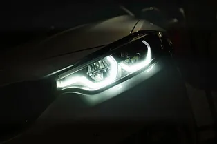Когда и зачем включать ближний свет: что об этом говорится в ПДД Когда и зачем включать ближний свет: что об этом говорится в ПДД