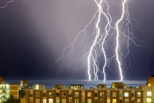 Сентябрьский холод, дожди и грозы: какая погода будет в Москве 12 августа