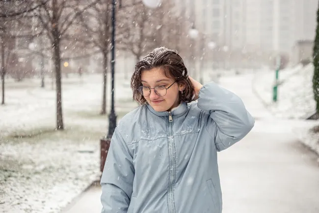 «Зимняя жара» и рекордные морозы: жителей России испытают сразу две погодные аномалии