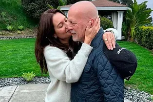 «Будут слезы»: жена Брюса Уиллиса поделилась грустными новостями перед Рождеством