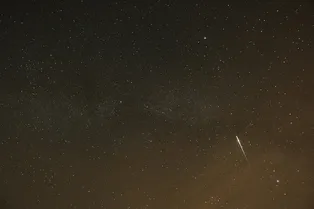 Начала разрушаться: когда в России можно будет увидеть взрыв самой яркой кометы