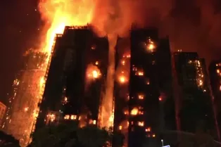 Десятки погибших и сотни пропавших без вести: в Гонконге пылает крупнейший пожар со времен Второй мировой Десятки погибших и сотни пропавших без вести: в Гонконге пылает крупнейший пожар со времен Второй мировой