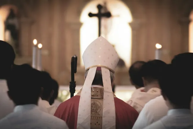 Ватикан перешел на ИИ: как нейросеть помогает вести богослужения в Соборе Святого Петра