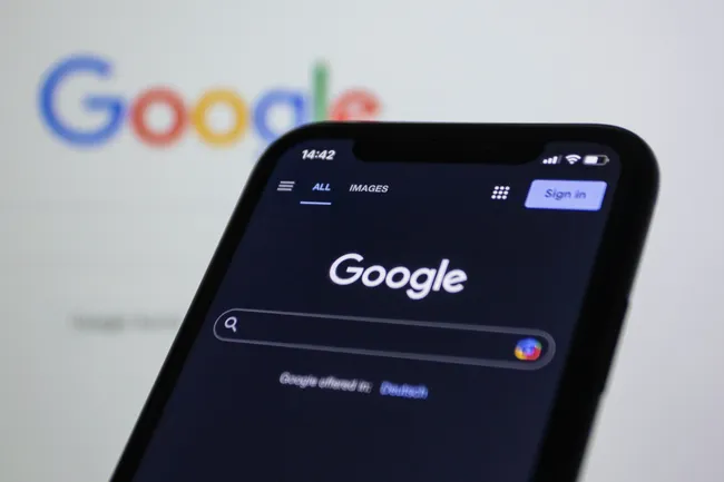 Не стоит доверять нейроответам от Google: ИИ путает реальность с хоррор-историями во вселенной SCP