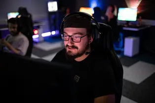 «Казино XXI века»: власти Нью-Йорка приравняли кейсы в CS2 к рулетке и подали в суд на Valve