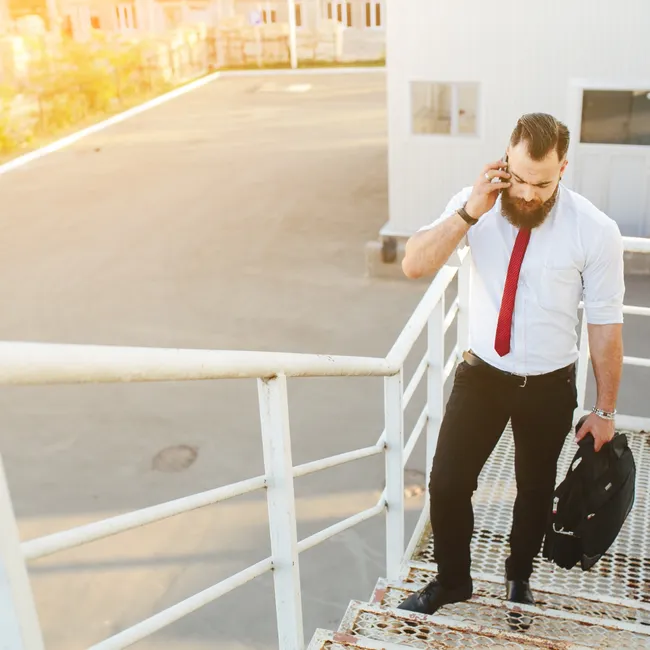Сколько лишнего веса можно сбросить, если вместо лифта ходить по лестнице: простой способ похудения для ленивых