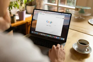 Крупные СМИ хотят ограничить Google: из-за ИИ они лишились покупателей Крупные СМИ хотят ограничить Google: из-за ИИ они лишились покупателей