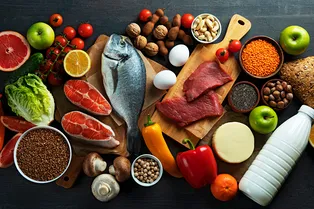 Полный гид по белку: зачем, сколько и кому его нужно есть? Полный гид по белку: зачем, сколько и кому его нужно есть?