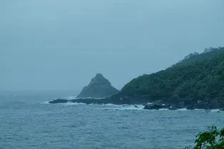 9 туристов пропали на острове Итуруп: они хотели покорить вулкан, но перестали выходить на связь 9 туристов пропали на острове Итуруп: они хотели покорить вулкан, но перестали выходить на связь