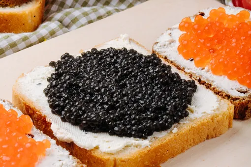 Роскошное и полезное украшение праздничного стола: факты о красной и черной икре Роскошное и полезное украшение праздничного стола: факты о красной и черной икре