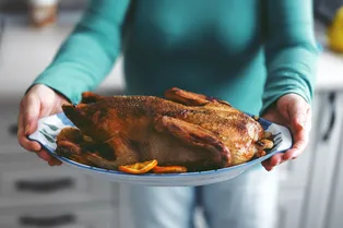 Как запечь утку в духовке с медом, чтобы она была нежной и вкусной Как запечь утку в духовке с медом, чтобы она была нежной и вкусной