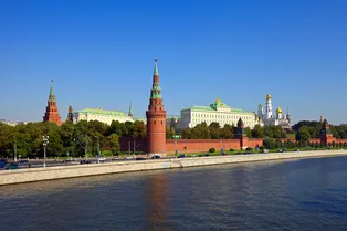 Тропические ливни сменит адская жара: погода и магнитные бури в Москве 18 мая
