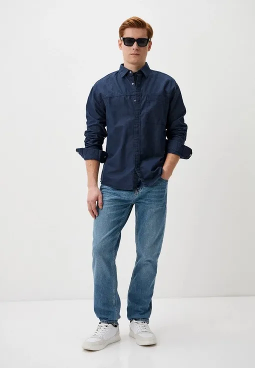 Джинсы straight fit подойдут тем, кто устал от скинни, но еще не созрел для экспериментов