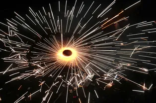 Летит навстречу гибели: когда можно будет увидеть комету-камикадзе