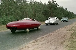 Самые быстрые автомобили СССР: от гоночных болидов до суперкара для КГБ