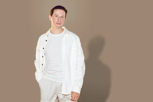 «Мне сломали нос, когда пытались ограбить»: Дмитрий Лысенков о своей юности, подростках и новом сериале «Мне сломали нос, когда пытались ограбить»: Дмитрий Лысенков о своей юности, подростках и новом сериале