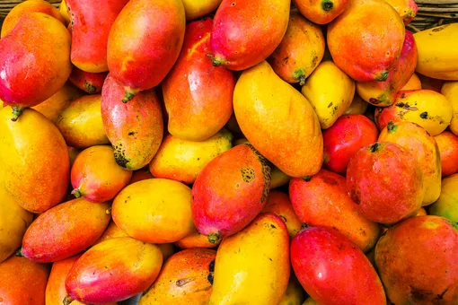Эти продукты убивают раковые клетки: ученые выяснили, что манго, шпинат и кукуруза усиливают действие лекарств от рака Эти продукты убивают раковые клетки: ученые выяснили, что манго, шпинат и кукуруза усиливают действие лекарств от рака