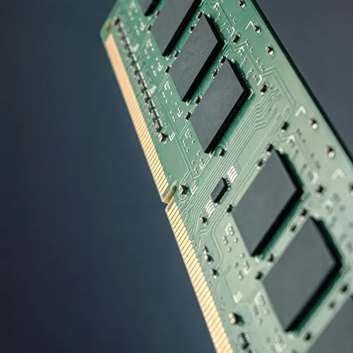 Цены на ОЗУ продолжат расти в 2026 году. Аналитики предупреждают: смартфоны и ноутбуки станут намного дороже