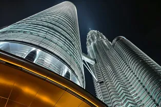 Безвиз и прямые рейсы: сразу три страны отменят визы для россиян в 2026 году