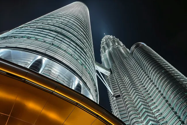 Безвиз и прямые рейсы: сразу три страны отменят визы для россиян в 2026 году