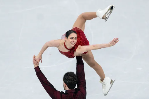 Дианна Стеллато‑Дудек и Максим Дешам выступают в парном катании на Олимпийских играх 2026 года в Италии Дианна Стеллато‑Дудек и Максим Дешам выступают в парном катании на Олимпийских играх 2026 года в Италии