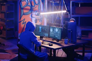 Хакеры заявили о взломе всех граждан России: у них есть возможность перехватывать все СМС и писать от лица госорганов Хакеры заявили о взломе всех граждан России: у них есть возможность перехватывать все СМС и писать от лица госорганов