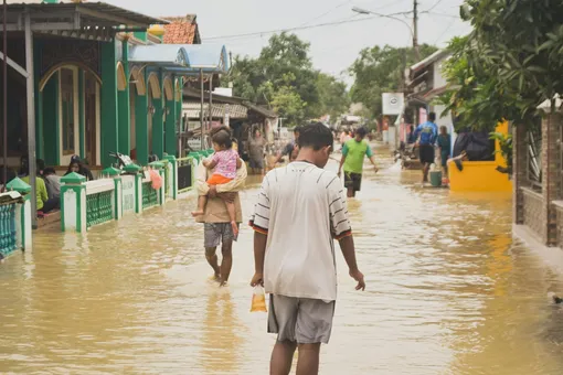 Бали уходит под воду: любимый остров российских туристов парализован после мощных дождей Бали уходит под воду: любимый остров российских туристов парализован после мощных дождей