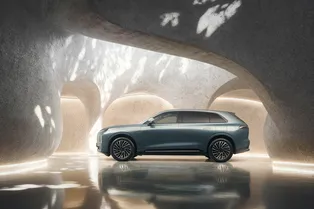 Самый безопасный кроссовер, стиральная машина для кроссовок и мотоцикл с пневмоподвеской: технодайджест МТ