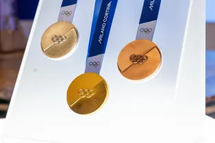 Скользкие пьедесталы и хрупкие медали: спортсмены жалуются на провальную организацию Олимпиады