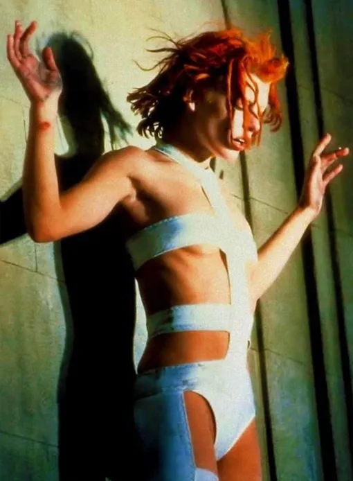 Милла Йовович в фильме «Пятый элемент»