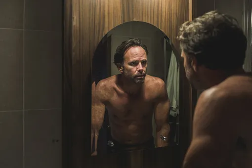 Уолтон Гоггинс в сериале «Тайная власть» (2018-2019) Уолтон Гоггинс