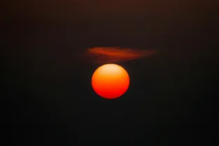 «С головой влетела в корональную дыру»: Земля попала под удар солнечного ветра