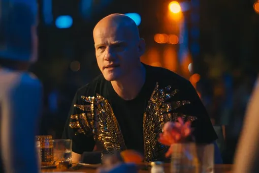 Юрий Колокольников в третьем сезоне сериала «Белый лотос» (2025)