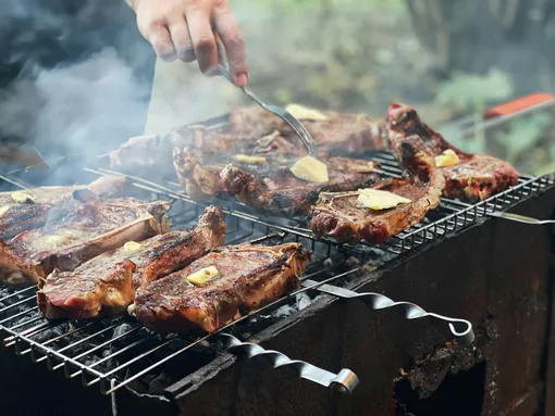 Почему мужчины едят больше мяса, чем женщины Почему мужчины едят больше мяса, чем женщины