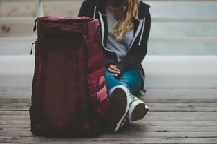 Мошенники начали пугать россиян «нежелательными контактами»: под ударом оказались туристы