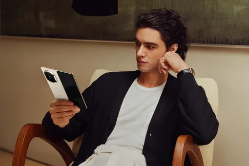 Складной флагман нового поколения: каким получился HUAWEI Mate X7 Складной флагман нового поколения: каким получился HUAWEI Mate X7