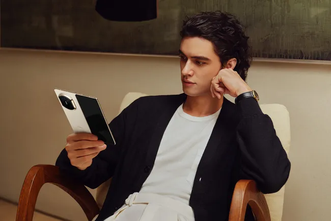 Складной флагман нового поколения: каким получился HUAWEI Mate X7