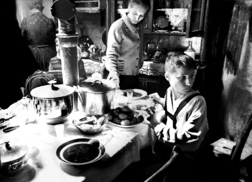 Кадр из фильма «Хрусталев, машину!» Лучшие фильмы