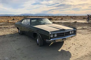 Российские дороги заполонили ретро-автомобили: за них не надо платить утильсбор