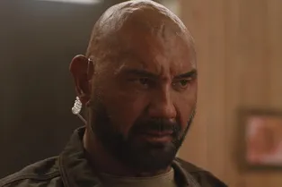 Олдскульный боевик о семейных ценностях: чем примечателен «Джекпот» с Батистой в главной роли