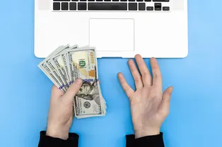 Доллар по 100 — вопрос времени: когда курс рубля вернется к трехзначной отметке