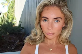 Переспавшую с 2000 мужчин порномодель задержали во время челленджа: она занялась сексом со студентами в университете