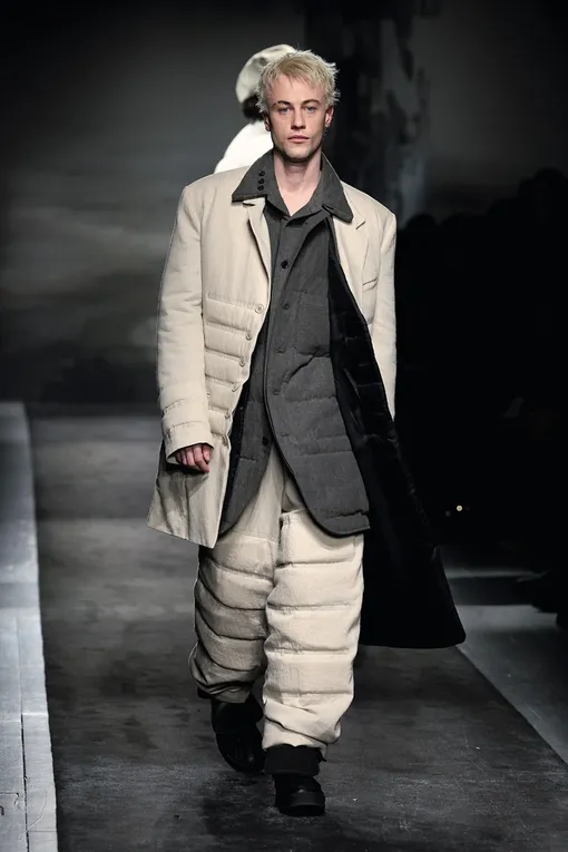 Yohji Yamamoto, осень-зима 2025/26 Yohji Yamamoto, осень-зима 2025/26