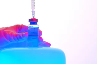 Как долго сохраняются антитела к COVID-19 после прививки или болезни? Как долго сохраняются антитела к COVID-19 после прививки или болезни?