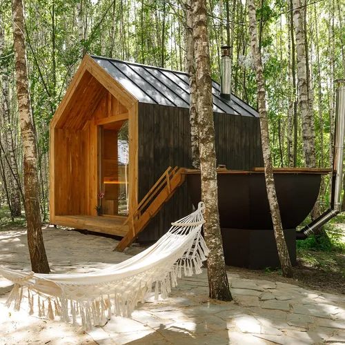 Куда поехать с друзьями этой весной: 8 отелей для идеального отдыха компанией