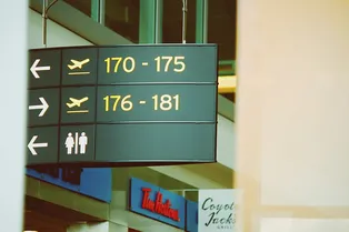 Рейс отменен, когда будет новый – неизвестно: российские туристы с детьми трое суток не могут вылететь из Дубая