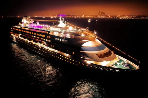 Российский круизный лайнер Astoria Grande