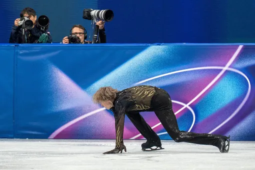 Неудачное выступление Ильи Малинина на произвольной программе на Зимних Олимпийских играх 2026 года в Италии